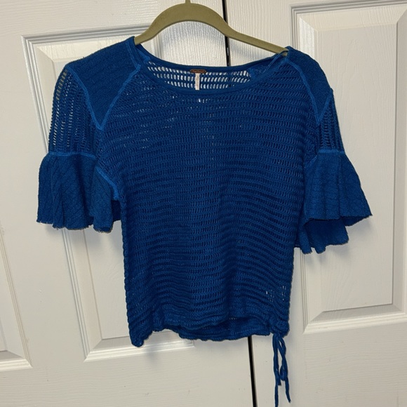 Free People royal blue crocheted sheer short sleeve sweater top ruffle S - Picture 2 of 7